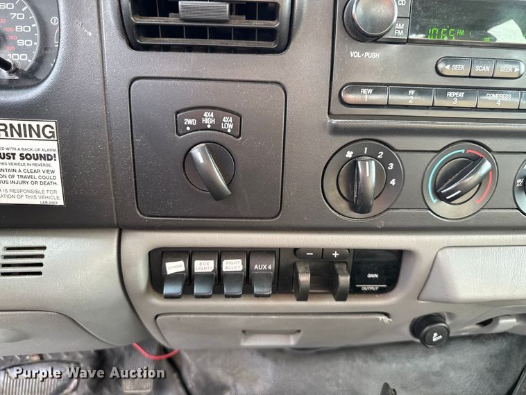 image for item DU3521 2006 Ford F350 Super Duty SuperCab utility bed pickup truck