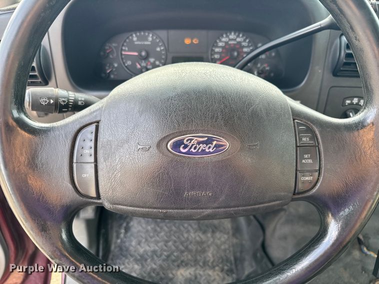 image for item DU3521 2006 Ford F350 Super Duty SuperCab utility bed pickup truck