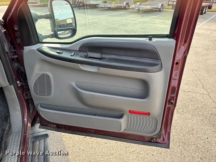 image for item DU3521 2006 Ford F350 Super Duty SuperCab utility bed pickup truck