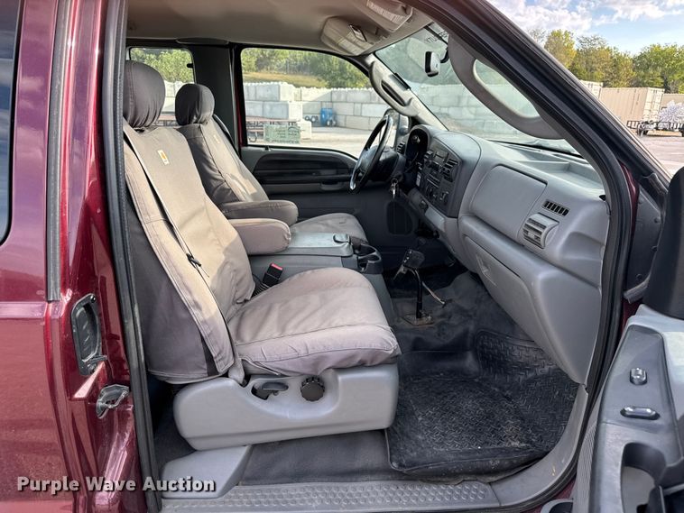 image for item DU3521 2006 Ford F350 Super Duty SuperCab utility bed pickup truck