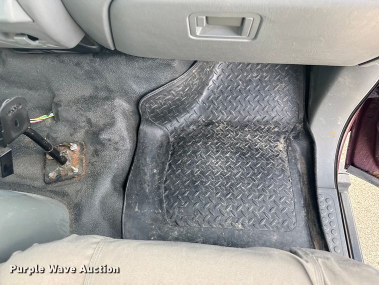 image for item DU3521 2006 Ford F350 Super Duty SuperCab utility bed pickup truck