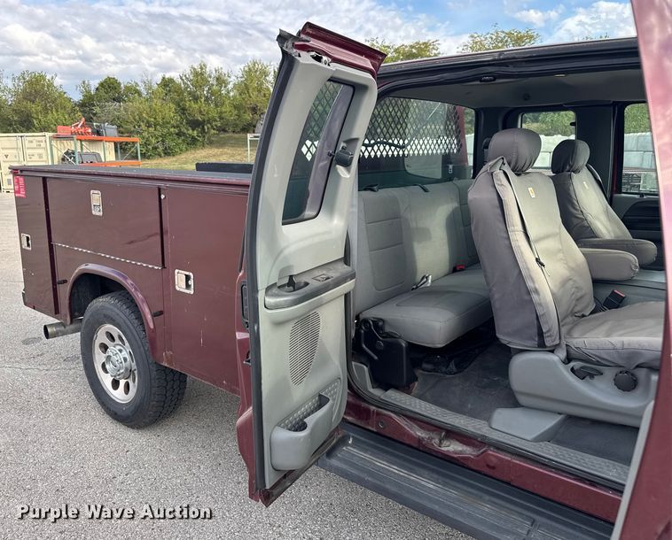 image for item DU3521 2006 Ford F350 Super Duty SuperCab utility bed pickup truck