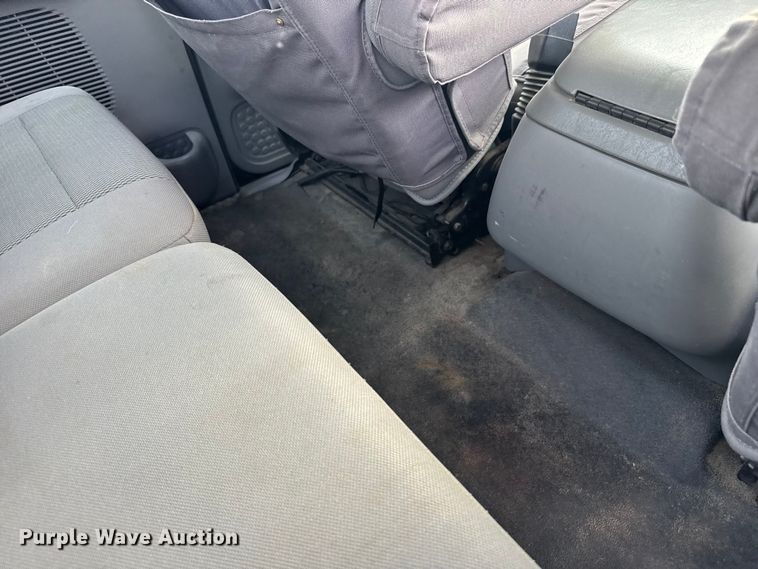 image for item DU3521 2006 Ford F350 Super Duty SuperCab utility bed pickup truck