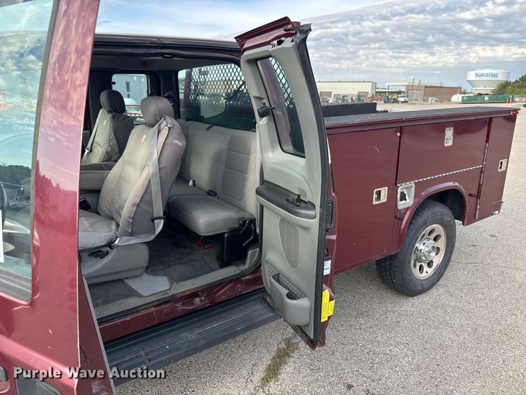 image for item DU3521 2006 Ford F350 Super Duty SuperCab utility bed pickup truck