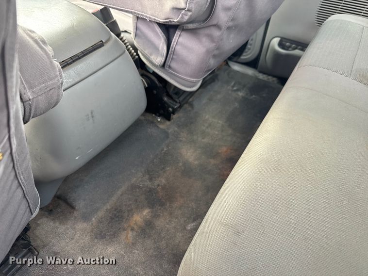 image for item DU3521 2006 Ford F350 Super Duty SuperCab utility bed pickup truck