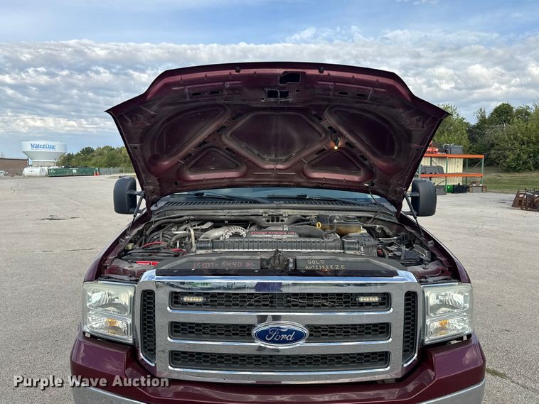 image for item DU3521 2006 Ford F350 Super Duty SuperCab utility bed pickup truck