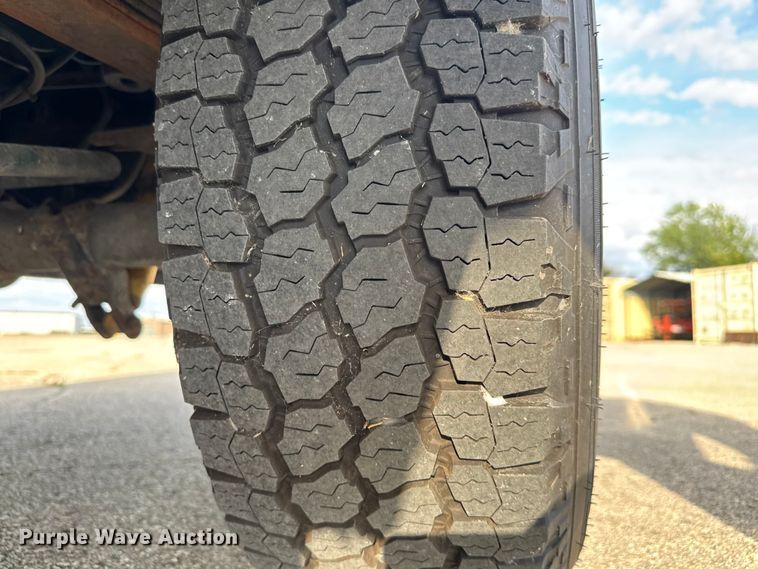 image for item DU3521 2006 Ford F350 Super Duty SuperCab utility bed pickup truck