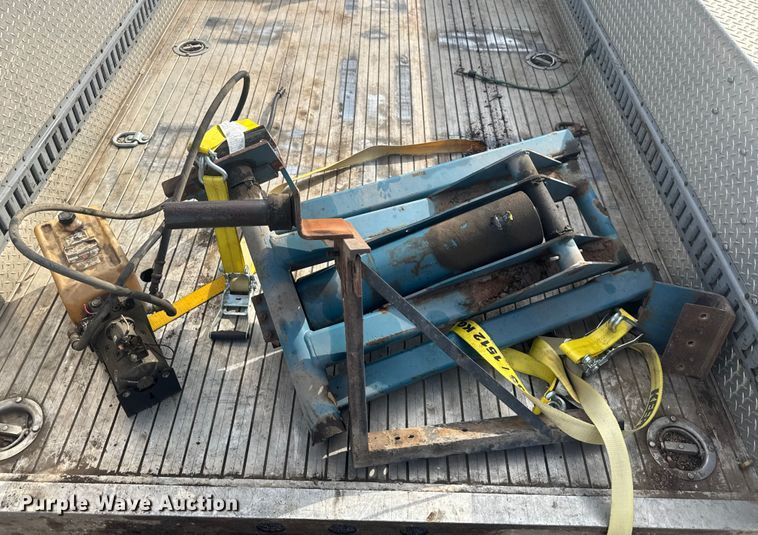 image for item DU3523 2013 Alum-Line Inc truck bed