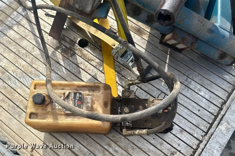 image for item DU3523 2013 Alum-Line Inc truck bed