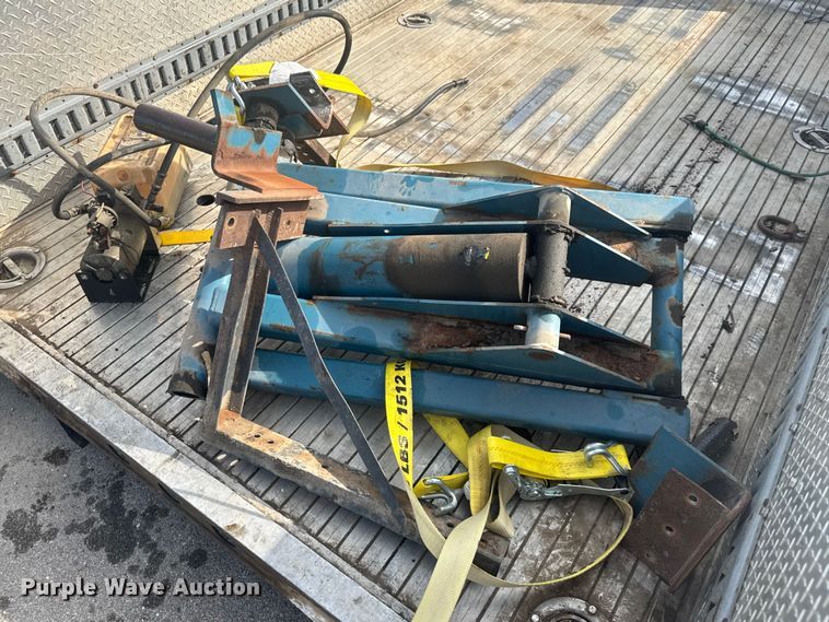 image for item DU3523 2013 Alum-Line Inc truck bed