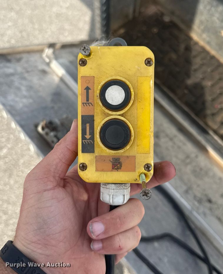 image for item DU3523 2013 Alum-Line Inc truck bed