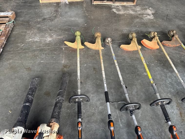 image for item DU3526 Lawn and garden equipment