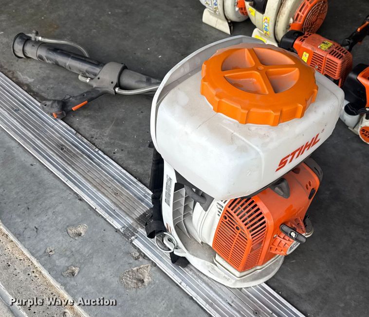 image for item DU3526 Lawn and garden equipment