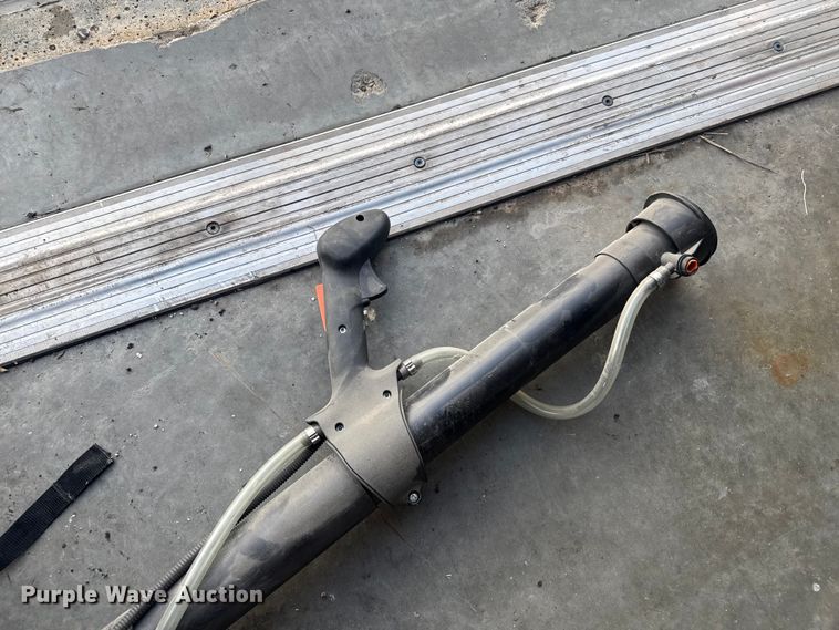 image for item DU3526 Lawn and garden equipment