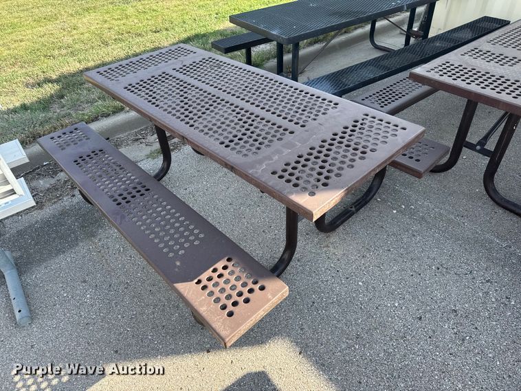 image for item DU3531 (6) picnic tables