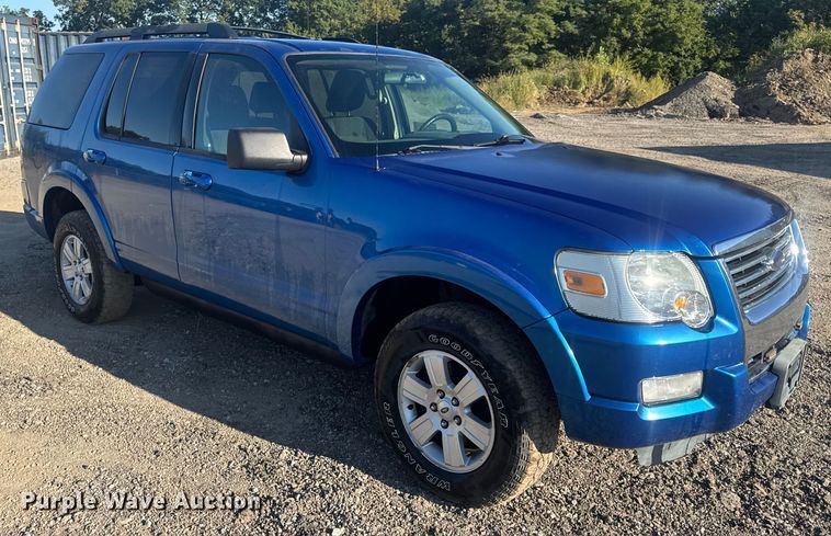 image for item DW6560 2010 Ford Explorer SUV