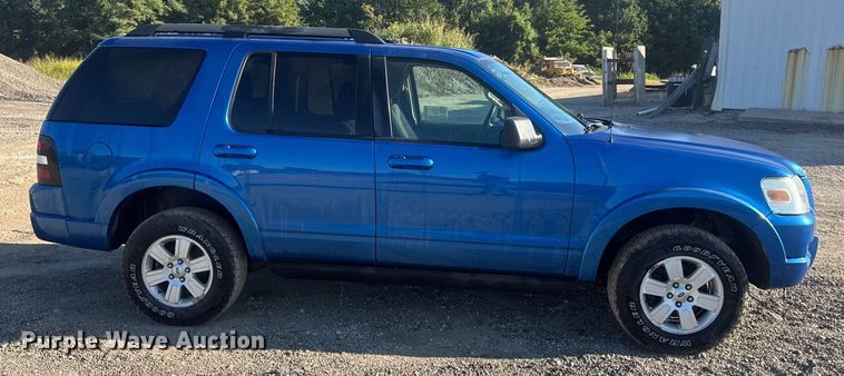 image for item DW6560 2010 Ford Explorer SUV