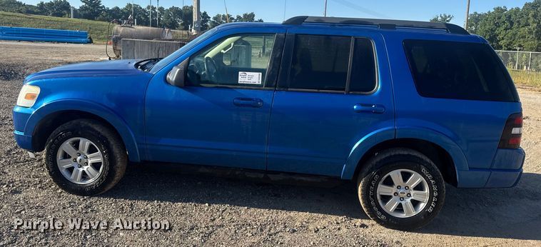 image for item DW6560 2010 Ford Explorer SUV