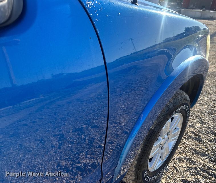 image for item DW6560 2010 Ford Explorer SUV