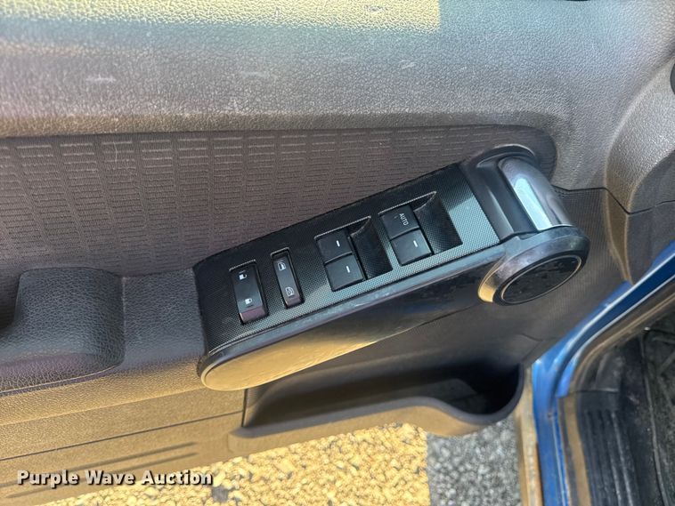 image for item DW6560 2010 Ford Explorer SUV