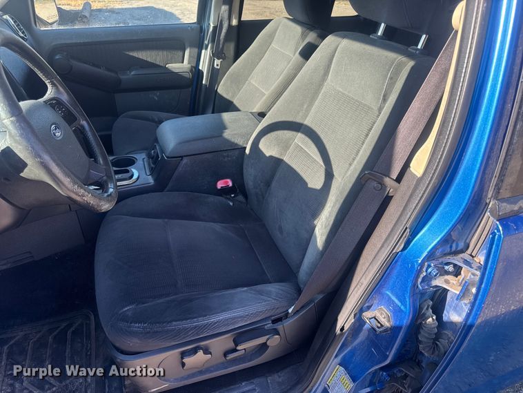 image for item DW6560 2010 Ford Explorer SUV