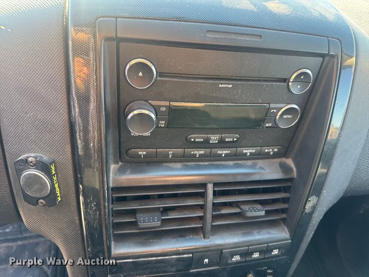 image for item DW6560 2010 Ford Explorer SUV