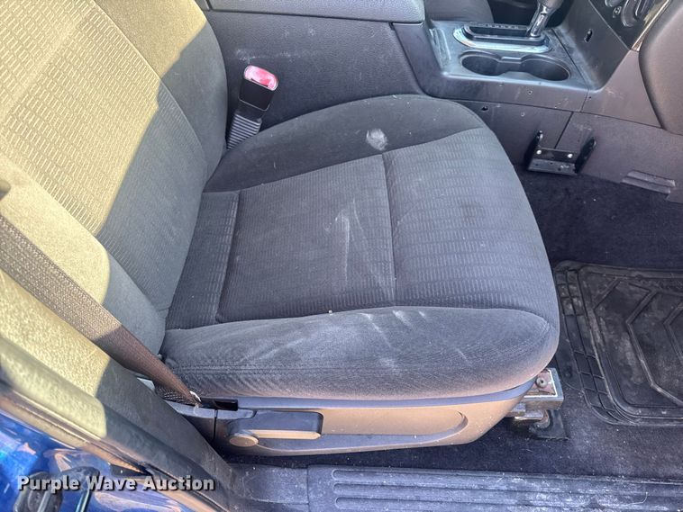 image for item DW6560 2010 Ford Explorer SUV