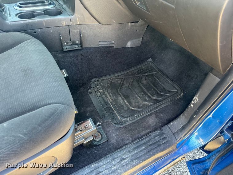 image for item DW6560 2010 Ford Explorer SUV