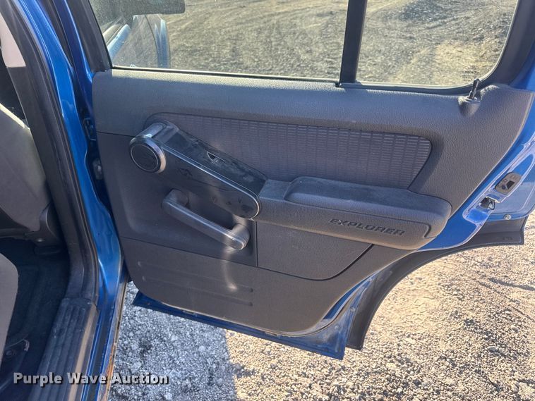 image for item DW6560 2010 Ford Explorer SUV