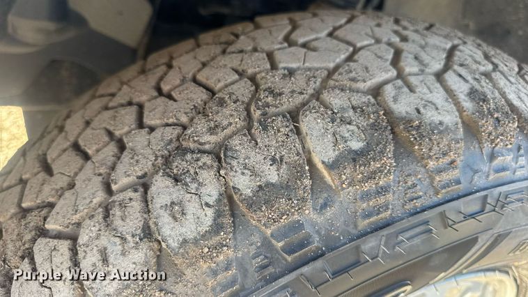 image for item DW6560 2010 Ford Explorer SUV