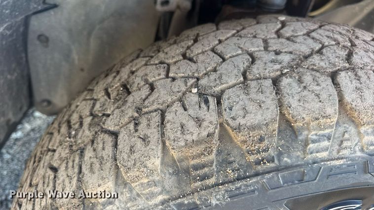 image for item DW6560 2010 Ford Explorer SUV