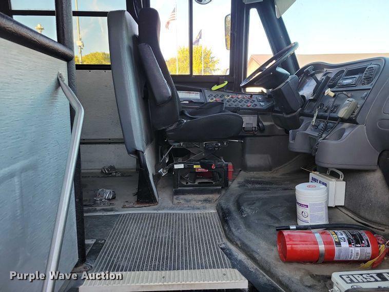 image for item DX6462 2010 Thomas Built 310TS school bus