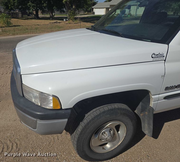 image for item DY1379 2001 Dodge Ram 1500 pickup truck