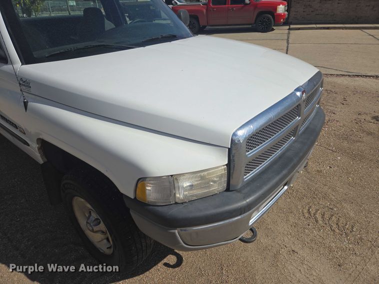 image for item DY1379 2001 Dodge Ram 1500 pickup truck