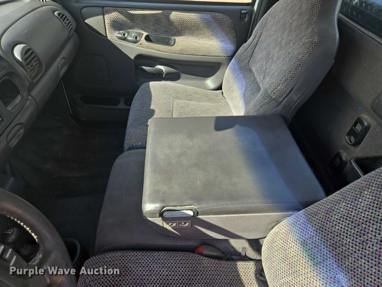 image for item DY1379 2001 Dodge Ram 1500 pickup truck