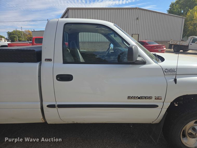 image for item DY1379 2001 Dodge Ram 1500 pickup truck