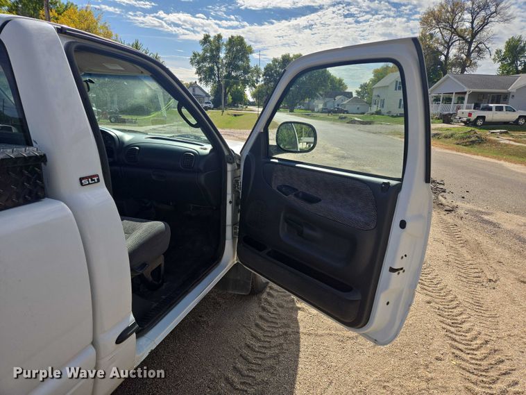 image for item DY1379 2001 Dodge Ram 1500 pickup truck