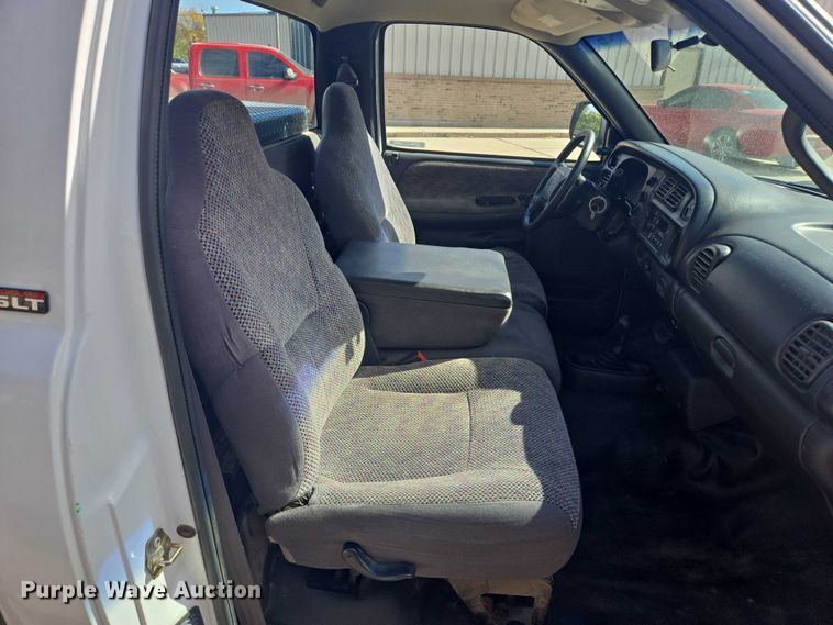 image for item DY1379 2001 Dodge Ram 1500 pickup truck