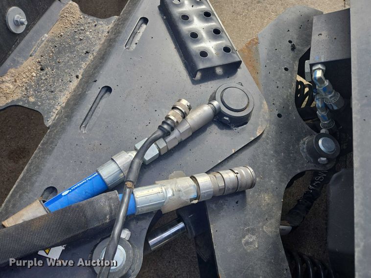 image for item DY1382 2019 Bobcat 84 Angle Broom skid steer broom