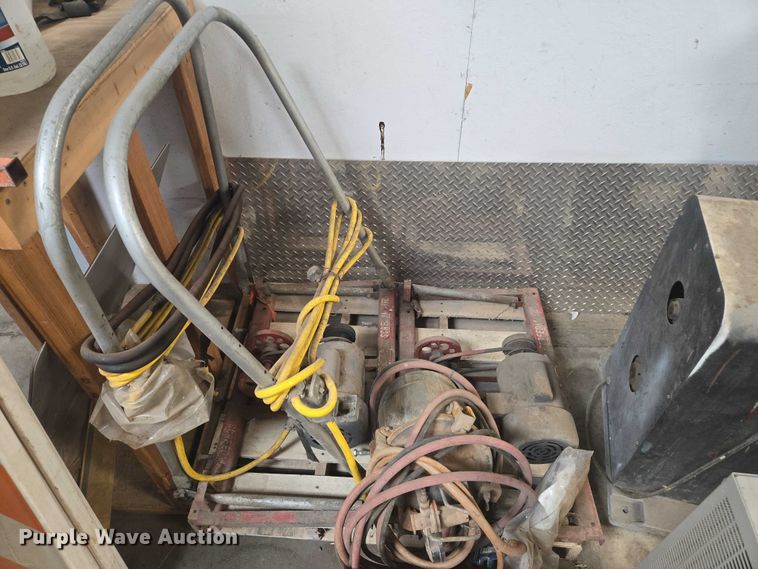 image for item DY1389 Tools