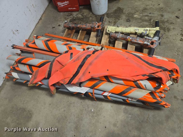 image for item DY1390 Assorted tools