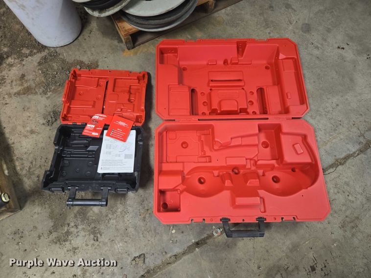 image for item DY1390 Assorted tools