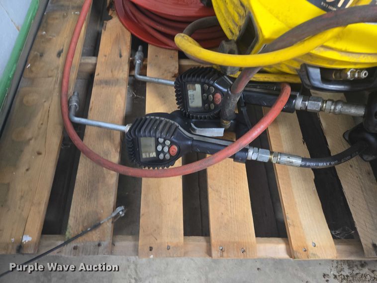 image for item DY1390 Assorted tools