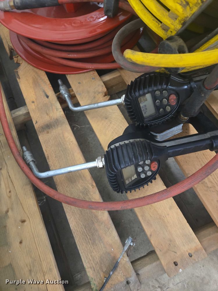 image for item DY1390 Assorted tools