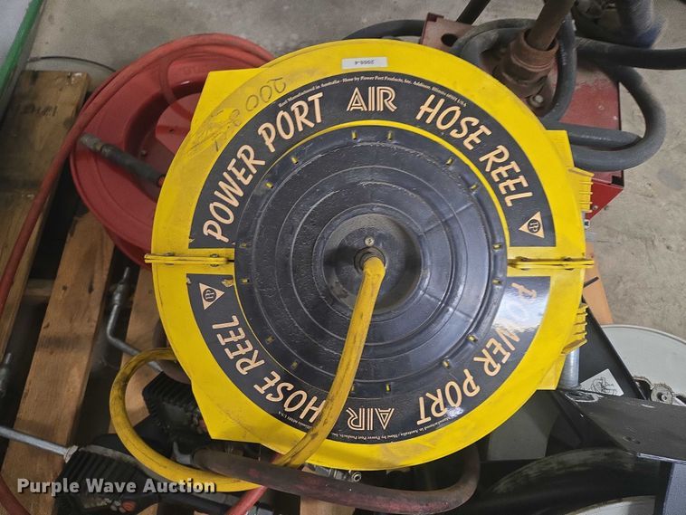 image for item DY1390 Assorted tools