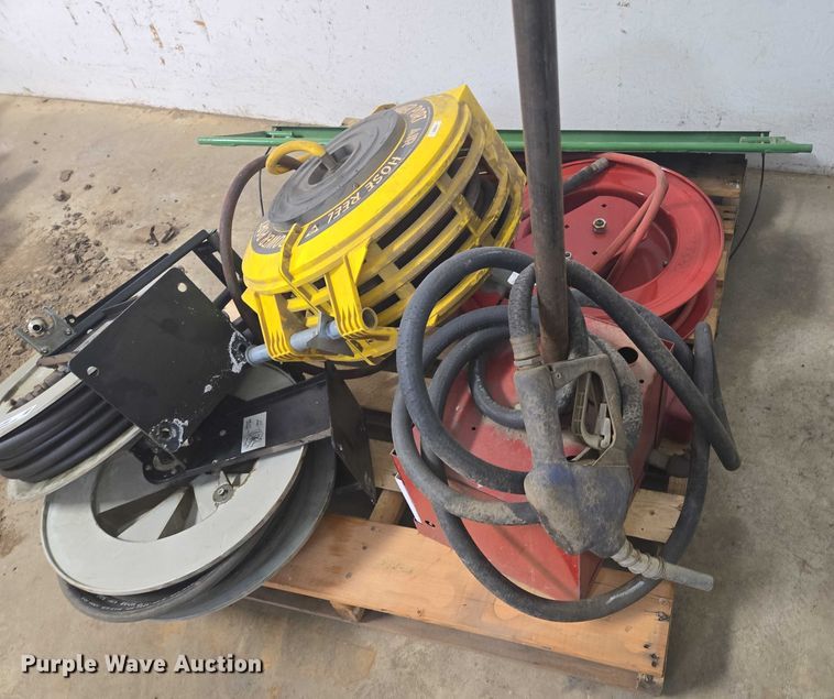 image for item DY1390 Assorted tools