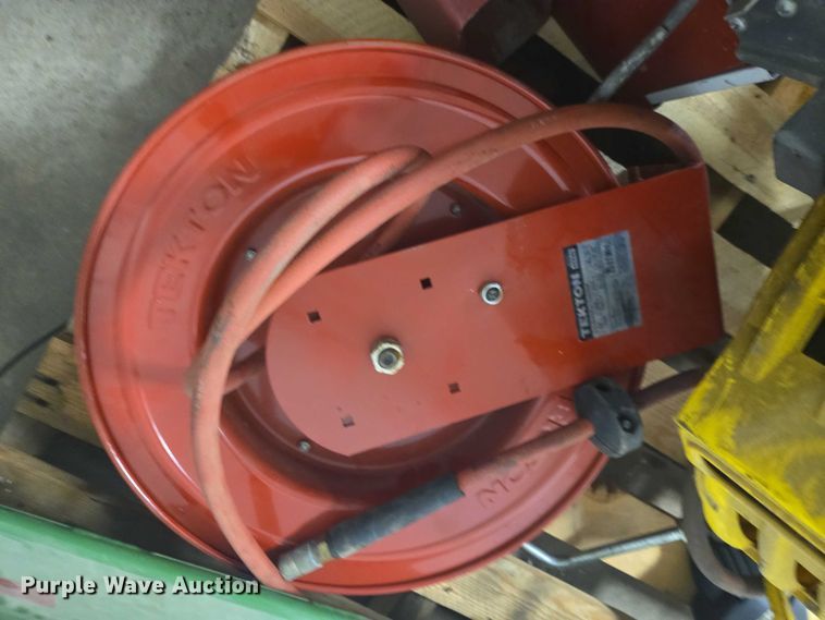 image for item DY1390 Assorted tools