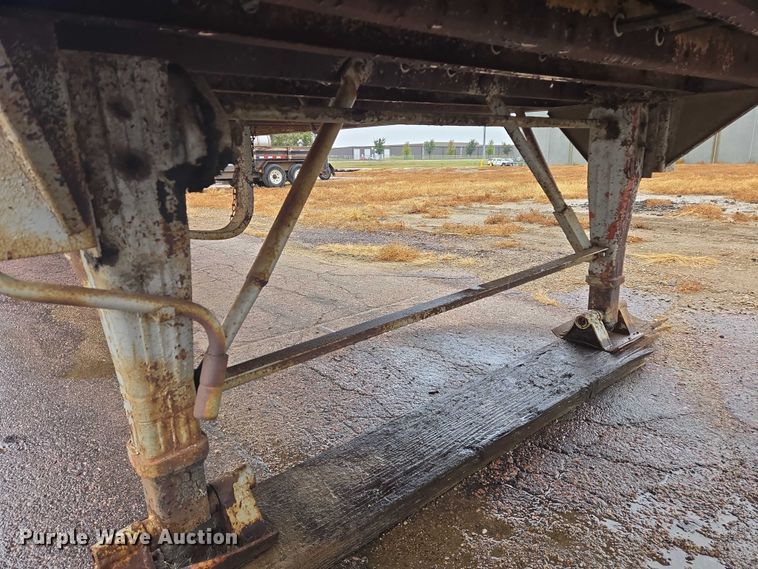 image for item DY1400 1973 Gindy dry van trailer