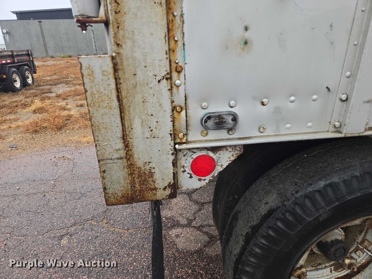 image for item DY1400 1973 Gindy dry van trailer