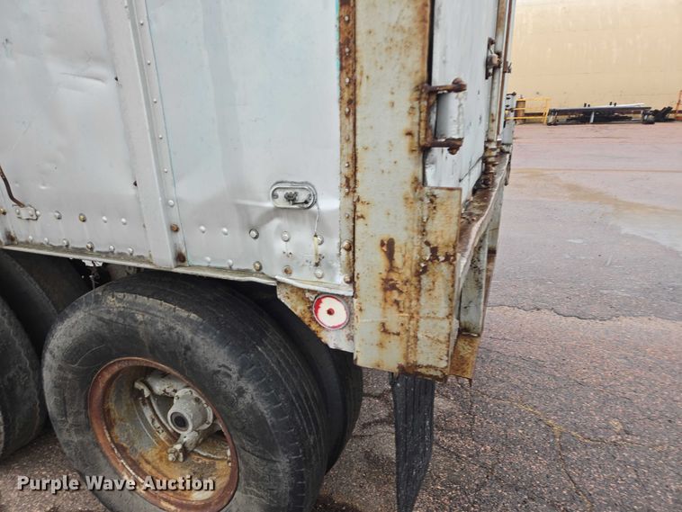 image for item DY1400 1973 Gindy dry van trailer